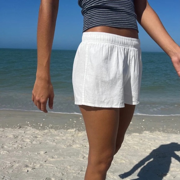 Brandy Melville NWT Sofia Shorts - Picture 2 of 5